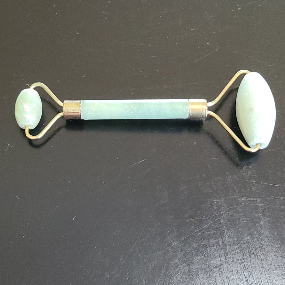 Sherrie Matthews jade facial roller